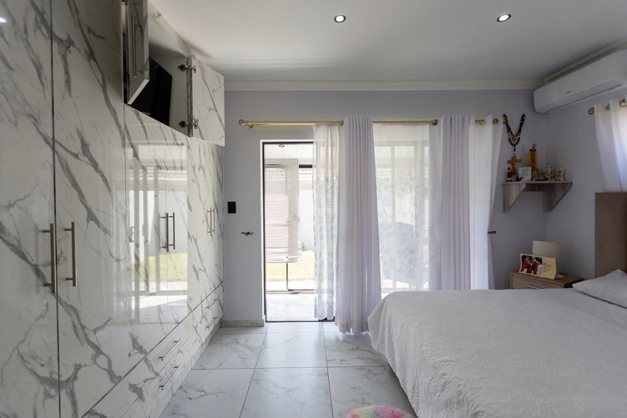 3 Bedroom Property for Sale in Country Club Western Cape